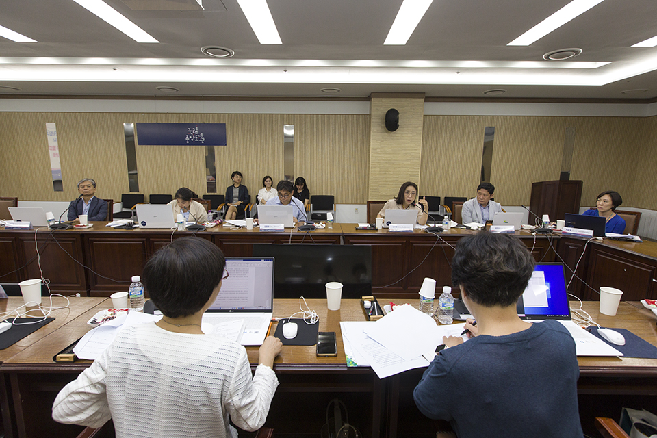 서로의 발표가 끝난 뒤 질의응답 시간을 가졌다.