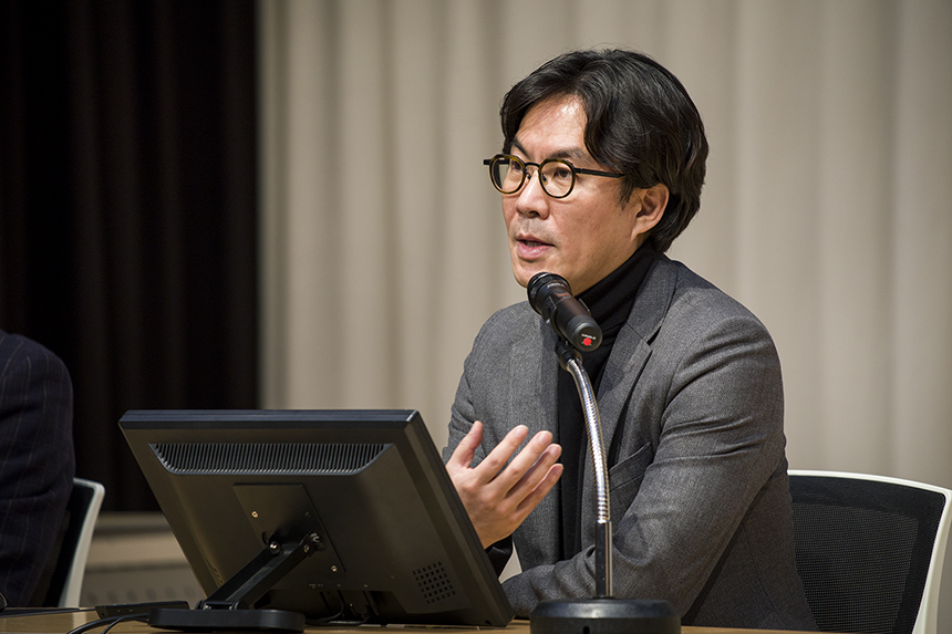 서울대학교 환경대학원 김경민 교수가 '포스트 코로나 시대 도시와 일상의 변화'를 주제로 강연하고 있다.