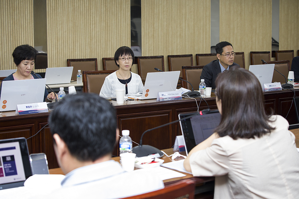 서로의 발표가 끝난 뒤 질의응답 시간을 가졌다.